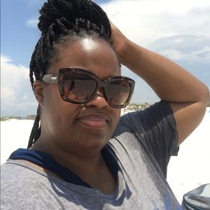 Meet your Posher, Pamela